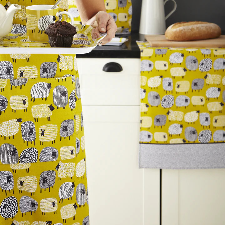 Paño de cocina de algodón Dotty Sheep en amarillo "ULSTER WEAVERS" - Imagen 2