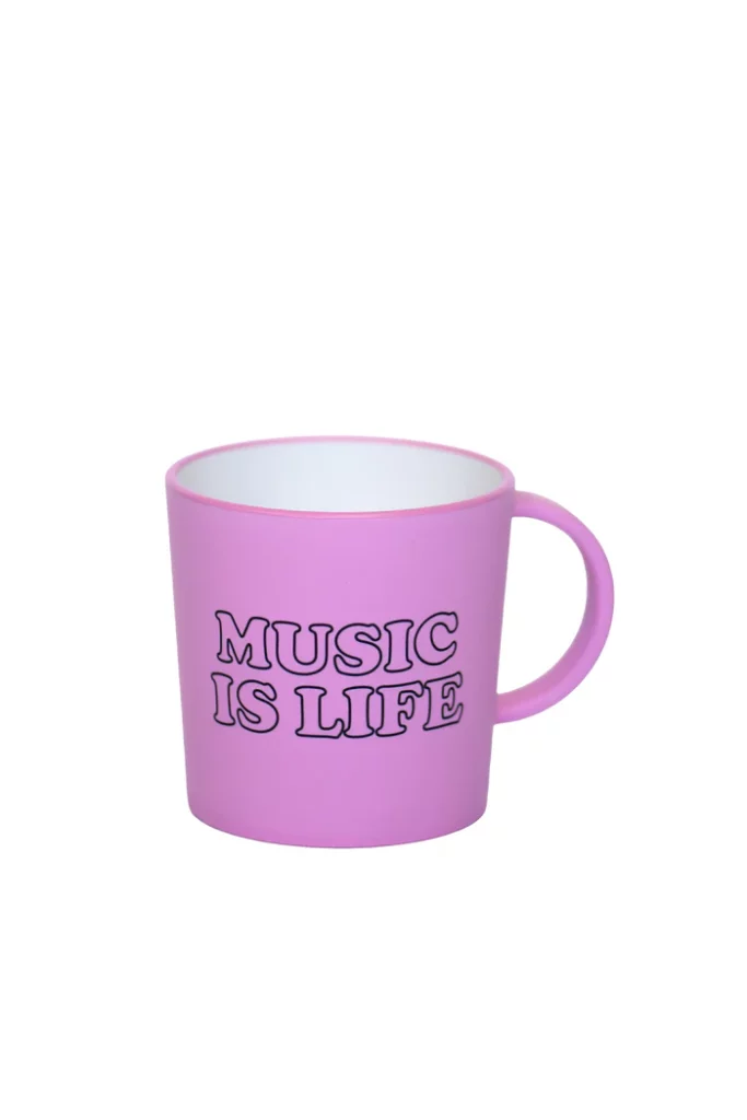 TAZA RECICLADA 400 ML. LA MÚSICA DE SNOOPY ES VIDA "QUY CUP" - Imagen 2