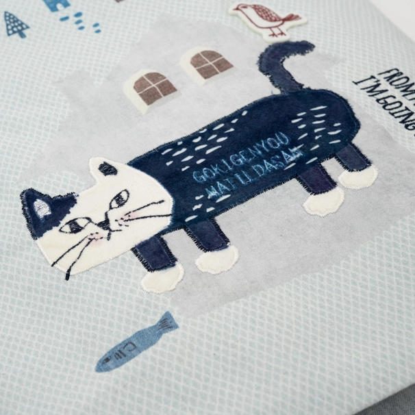 Bolso Tote Bordado Gato "Kusuguru Japón" – Azul Claro - Imagen 5