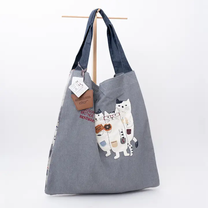 Bolso Tote Grande Bordado Tres Gatos Gris "Kusuguru Japón"