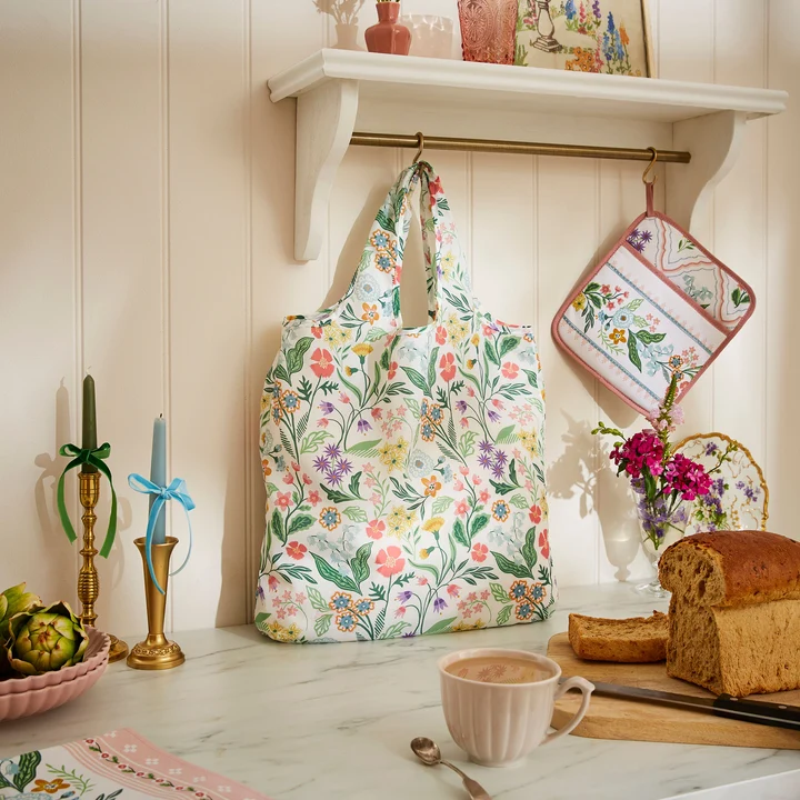 Bolso tote plegable Petals & Prose, tamaño mediano "ULSTER WEAVERS" - Imagen 4