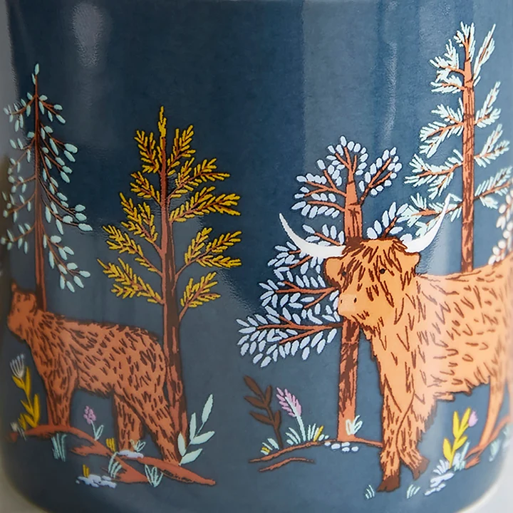 Taza de porcelana fina Connie la Vaca en color azul marino "ULSTER WEAVERS" - Imagen 3
