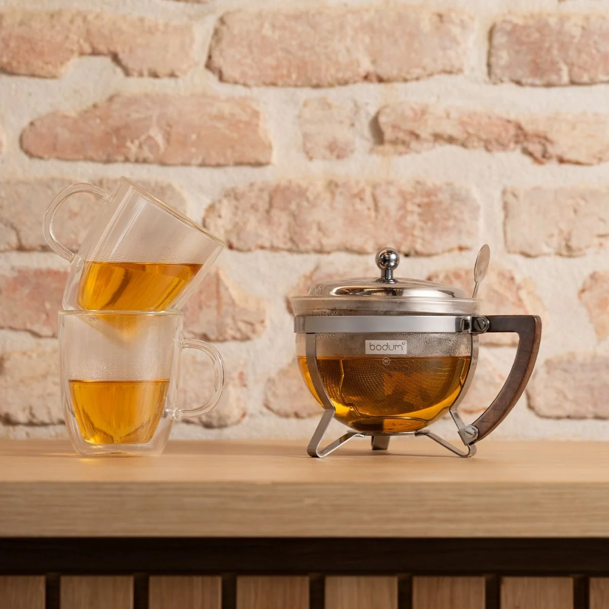 Tetera con filtro de acero inoxidable, 1 l, mango de madera "BODUM" - Imagen 2